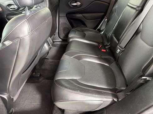 Used 2015 Jeep Cherokee Limited w/ Luxury Group FWD image 19