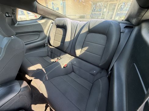 Used 2015 Ford Mustang Coupe RWD image 9