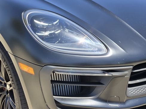Used 2025 Porsche Macan S AWD/4WD image 34