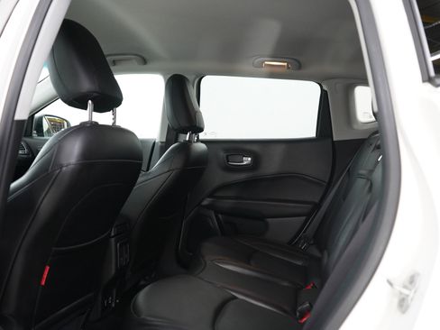 Used 2019 Jeep Compass Trailhawk w/ Leather Interior Group AWD/4WD image 17