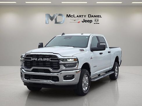 Used 2025 RAM 2500 Big Horn AWD/4WD image 2