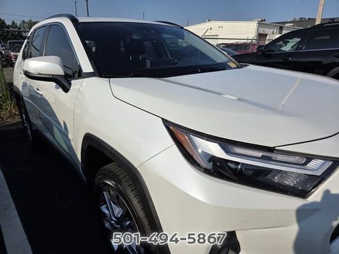 Used 2023 Toyota RAV4 XLE Premium FWD image 4