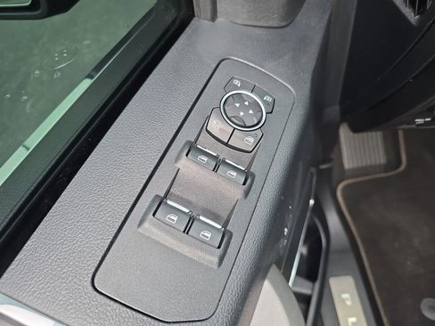 Used 2019 Ford F150 Platinum w/ Equipment Group 701A Luxury image 14