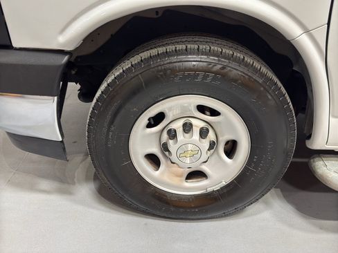 Used 2023 Chevrolet Express 2500 w/ Driver Convenience Package image 9