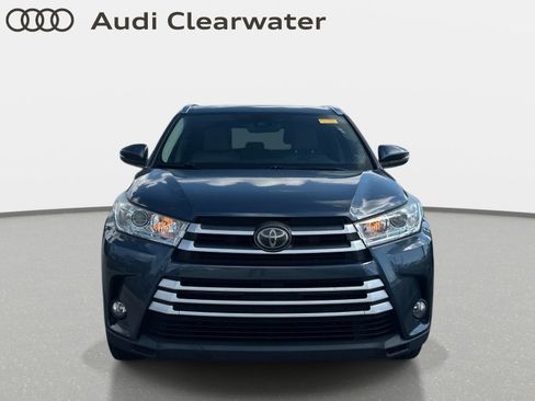 Used 2017 Toyota Highlander XLE FWD image 5