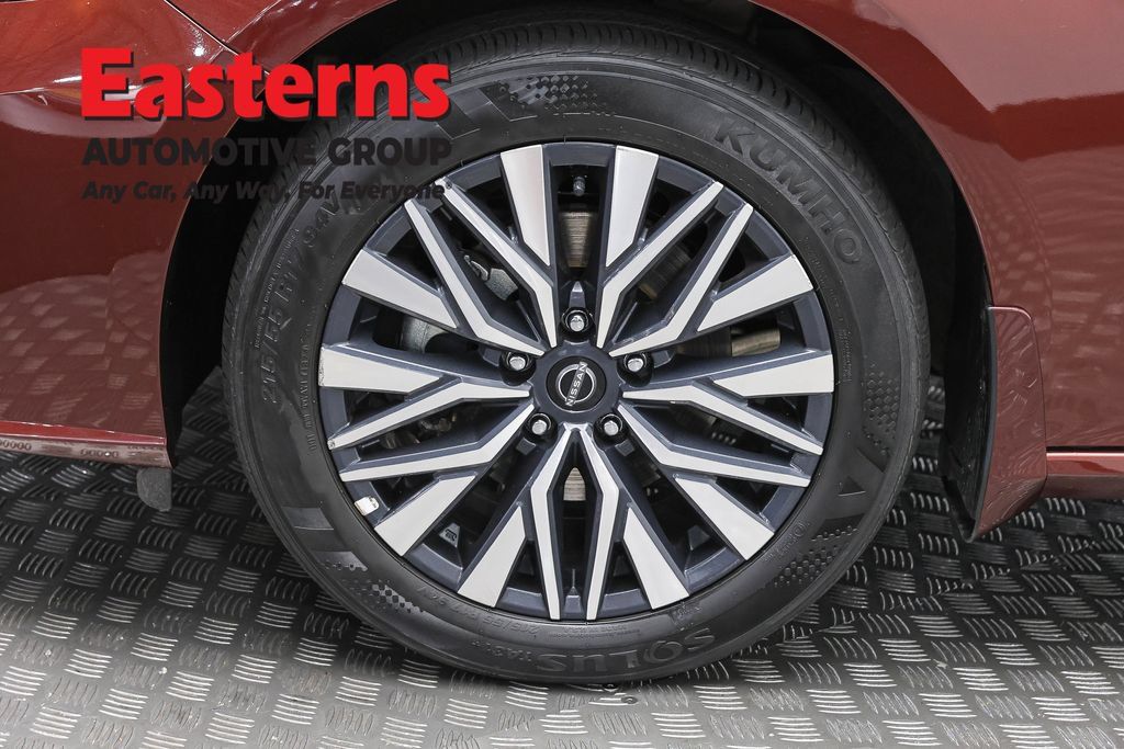 Used 2024 Nissan Altima 2.5 SV w/ SV Premium Package AWD/4WD image 32
