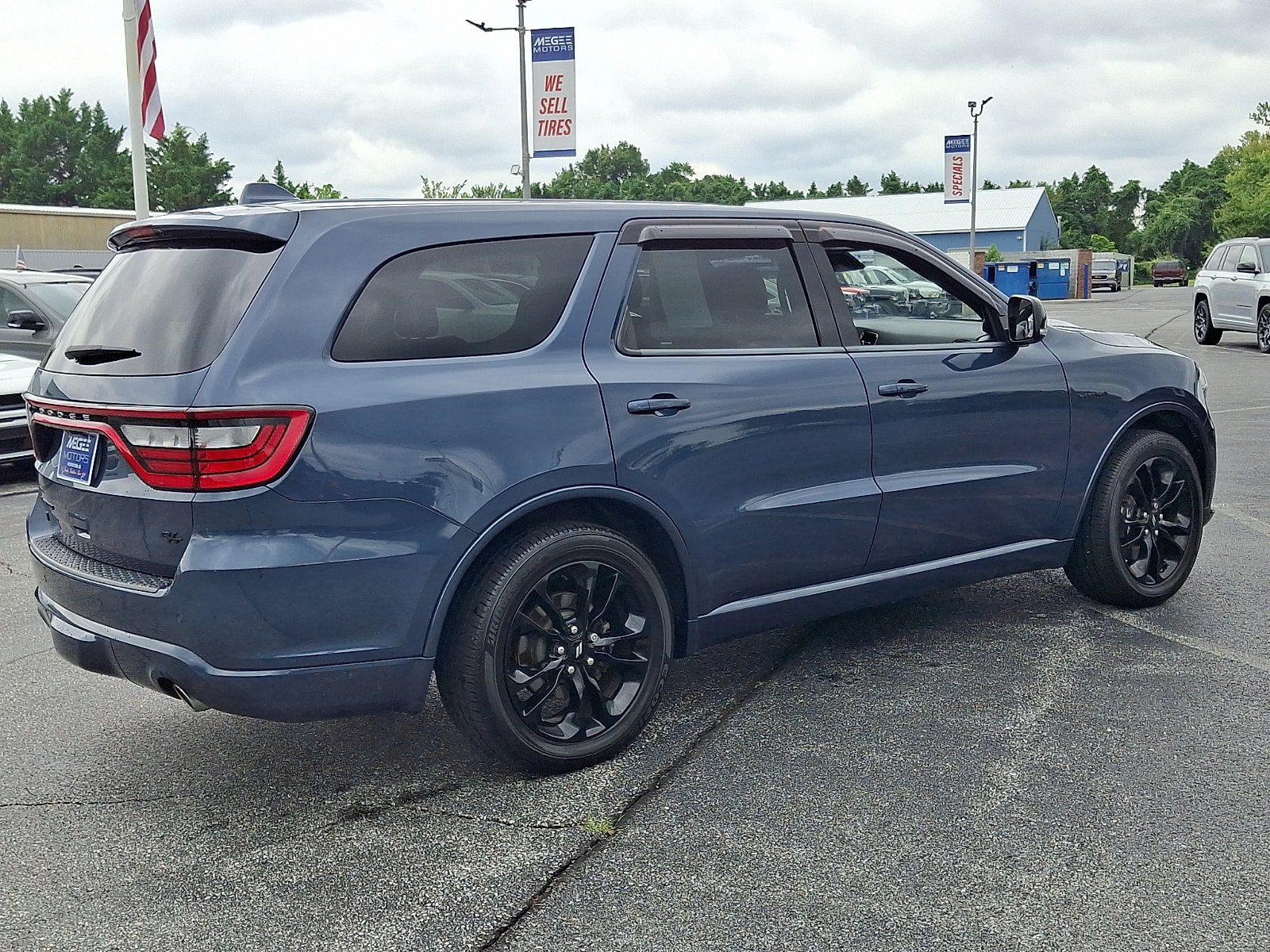 Used 2020 Dodge Durango R/T w/ Technology Group AWD/4WD image 6