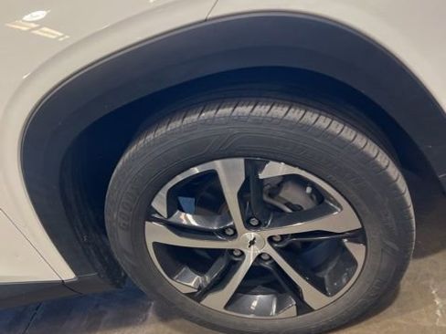 Used 2024 Chevrolet Trax RS w/ Sunroof Package image 7