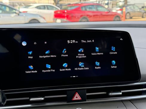 Used 2025 Hyundai Elantra SEL FWD image 21
