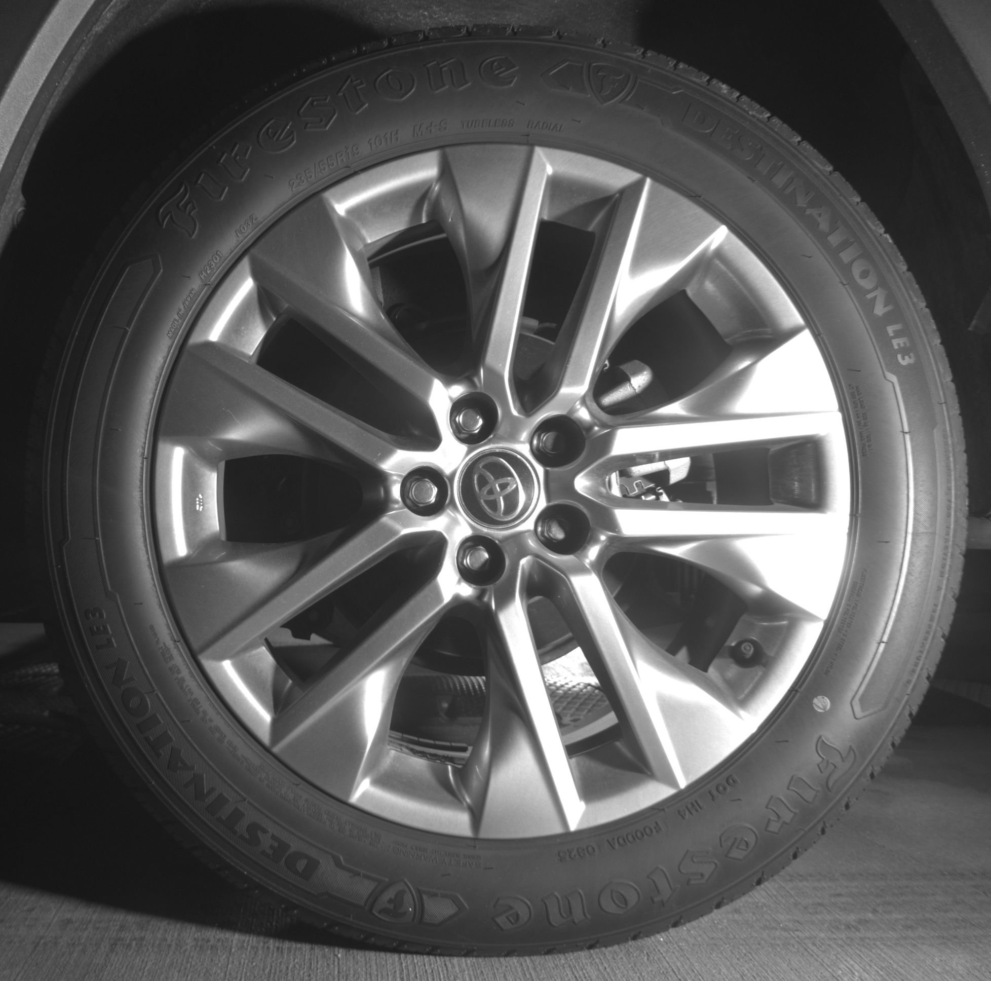 Used 2021 Toyota RAV4 XLE Premium FWD image 12