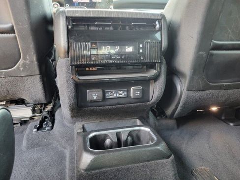 Used 2024 Jeep Wagoneer L Series II w/ Flexible Seating Group RWD image 26