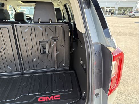 Used 2023 GMC Acadia Denali w/ Denali Technology Package FWD image 94