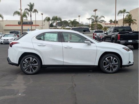 New 2026 Lexus UX 300h AWD image 4