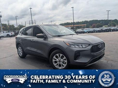 Certified 2025 Ford Escape Active w/ Cold Weather Package FWD image 1