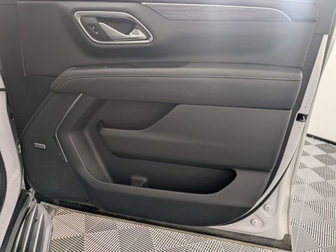 Used 2022 GMC Yukon SLT w/ SLT Luxury Package image 36