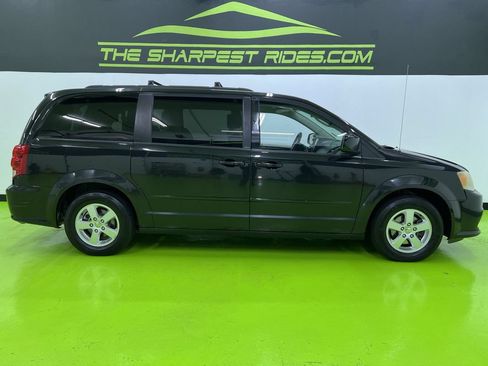 Used 2012 Dodge Grand Caravan SXT w/ Entertainment Group 1 FWD image 10