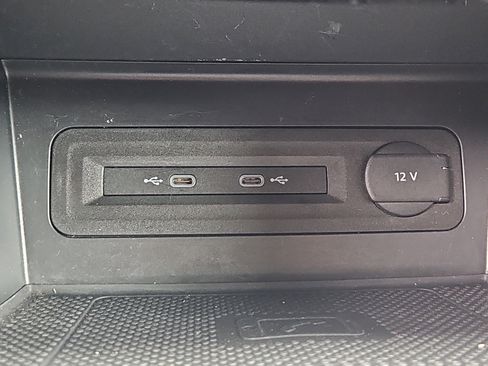 Certified 2023 Volkswagen Atlas SE w/ Black Wheel Package image 10