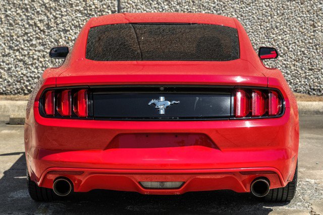 Used 2017 Ford Mustang Coupe RWD image 9