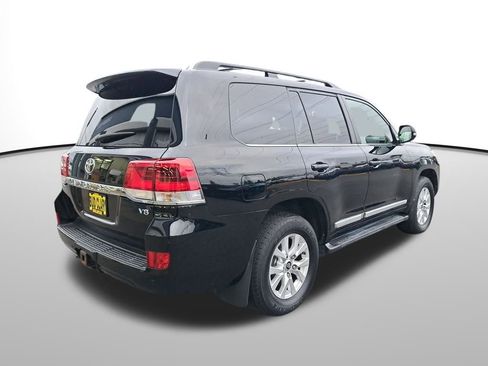 Used 2019 Toyota Land Cruiser w/ Carpet Mat Package image 6