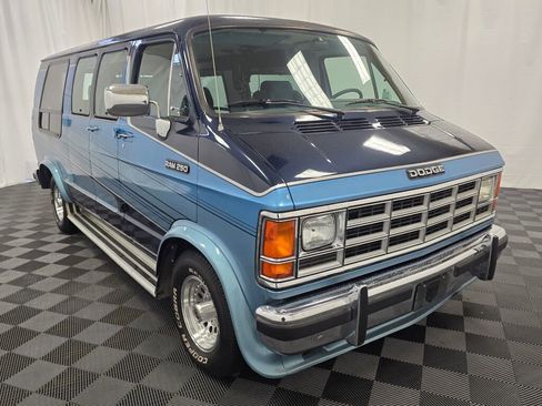Used 1991 Dodge B2500 image 7