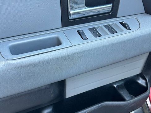 Used 2013 Ford F150 XLT w/ XLT Chrome Pkg image 5