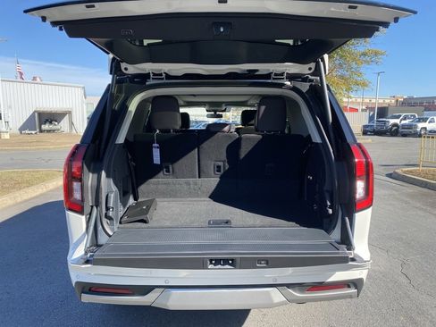 New 2025 Ford Expedition Platinum w/ Platinum Ultimate Package image 9