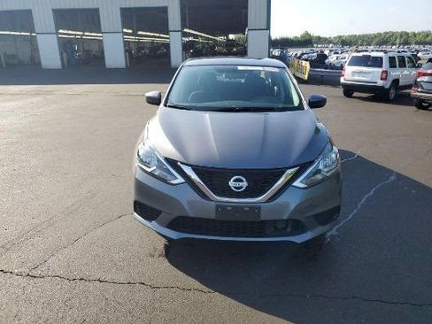 Used 2019 Nissan Sentra SV FWD image 2