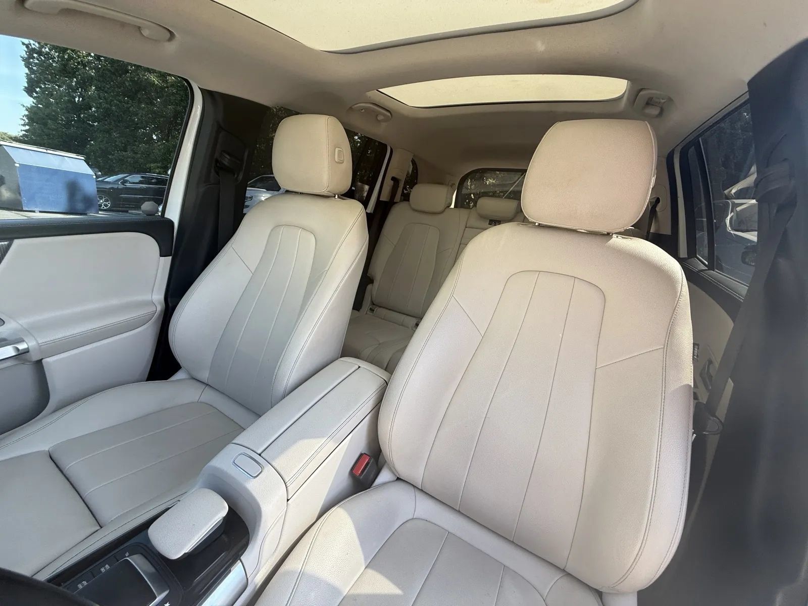Used 2021 Mercedes-Benz GLB 250 4MATIC image 8