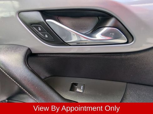 Used 2025 Chevrolet Blazer LT FWD image 35