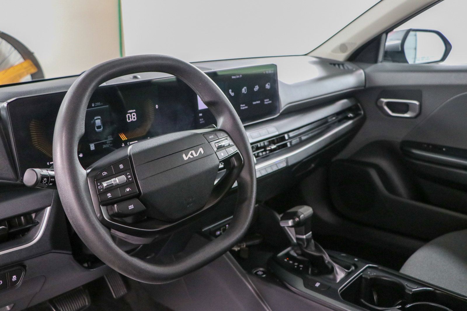 Used 2025 Kia K4 FWD image 22