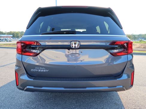 Certified 2025 Honda Odyssey EX-L image 5
