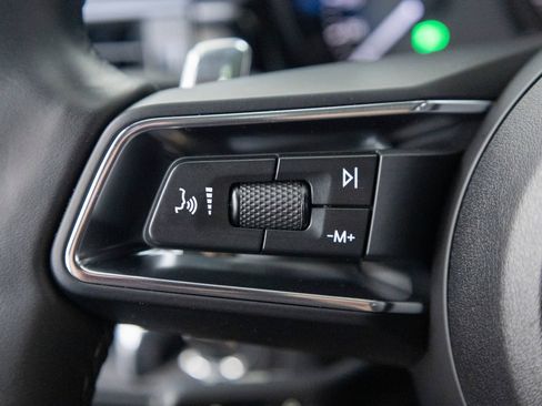 Certified 2025 Porsche Macan AWD/4WD image 28