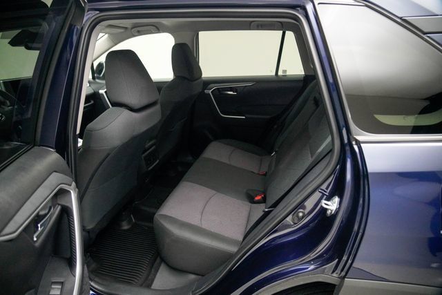 Used 2025 Toyota RAV4 XLE AWD/4WD image 16