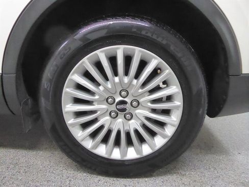 Used 2019 Lincoln Nautilus FWD image 33