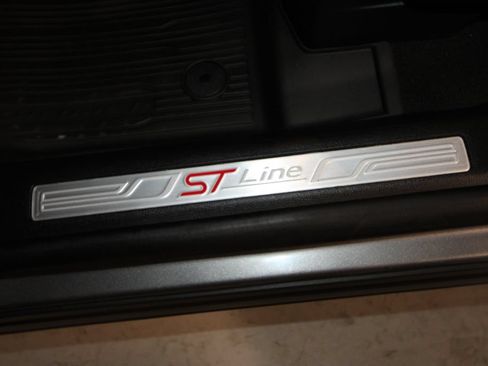 Used 2024 Ford Explorer ST-Line w/ Class IV Trailer Tow Package AWD/4WD image 7