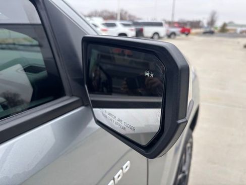 Used 2025 Chevrolet Colorado Z71 w/ Technology Package image 17