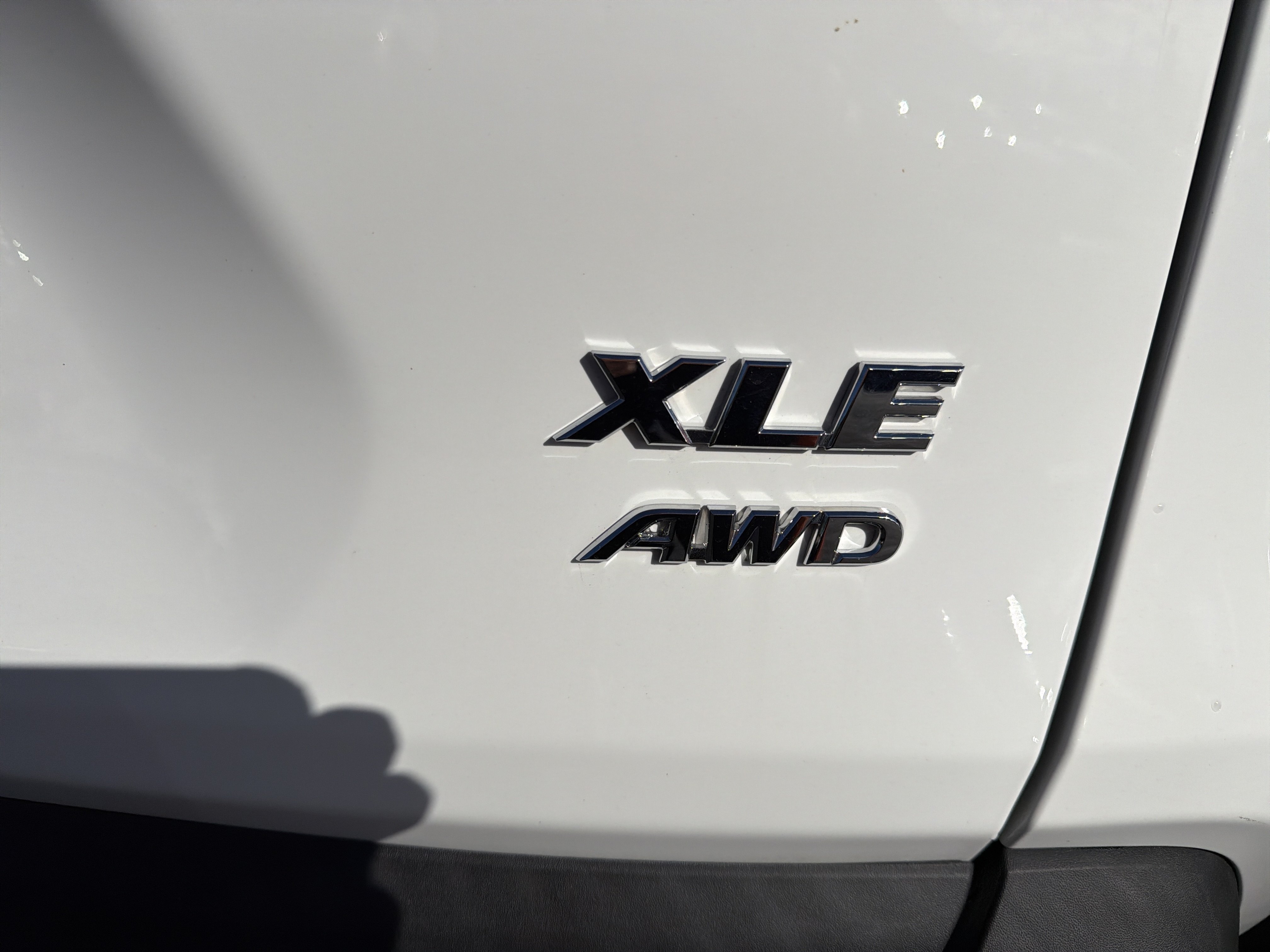 Used 2019 Toyota RAV4 XLE w/ Convenience Package AWD/4WD image 8