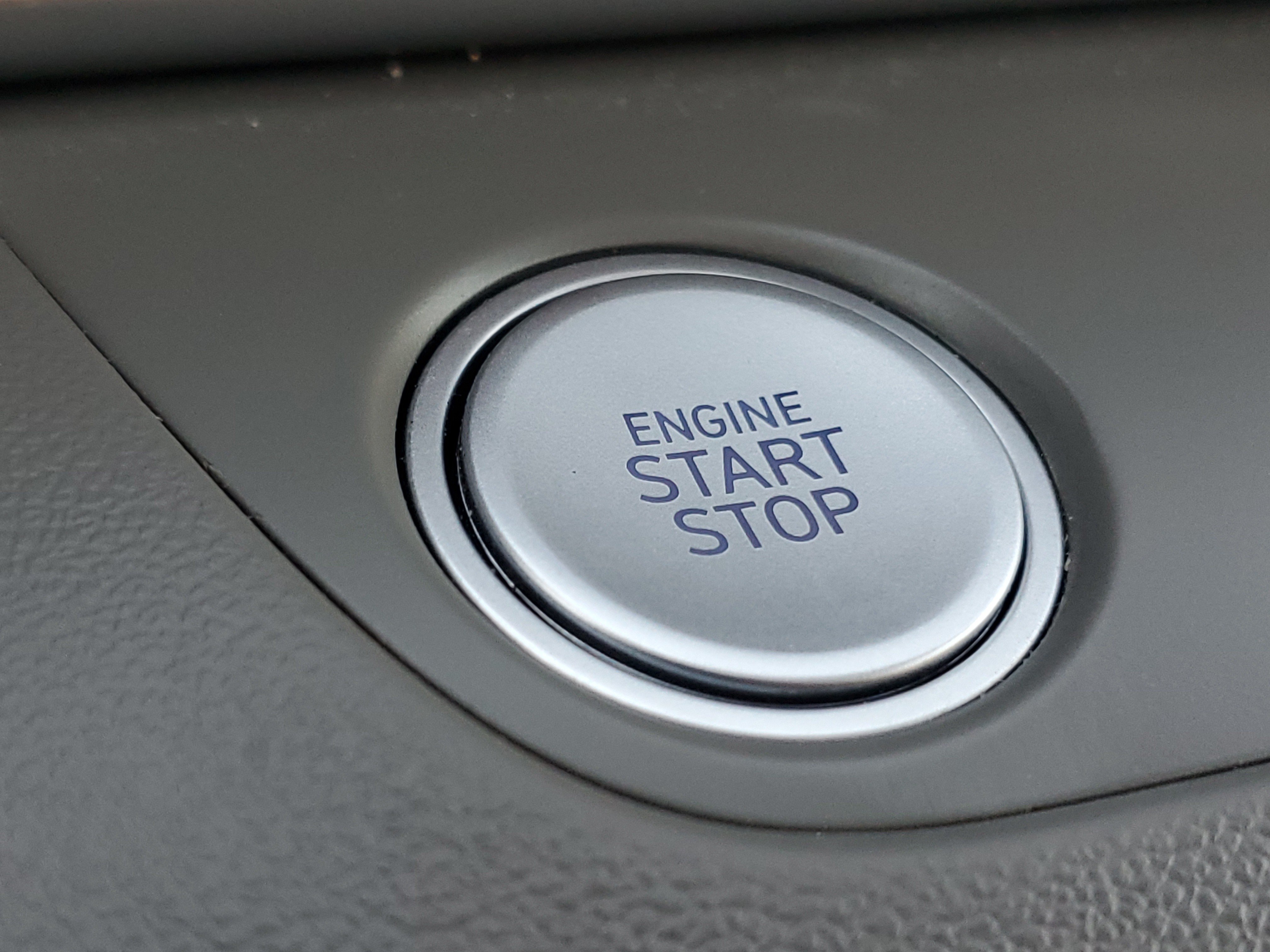 Used 2025 Hyundai Elantra SEL FWD image 28