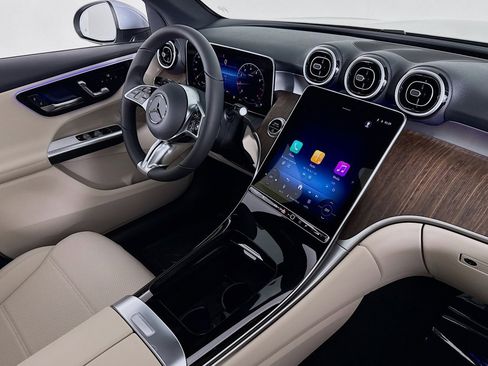 New 2026 Mercedes-Benz GLC 300 image 15