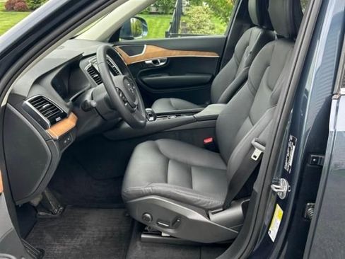 Used 2024 Volvo XC90 T8 Plus AWD/4WD image 2
