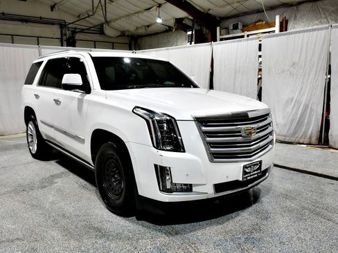 Used 2016 Cadillac Escalade Platinum AWD/4WD image 26