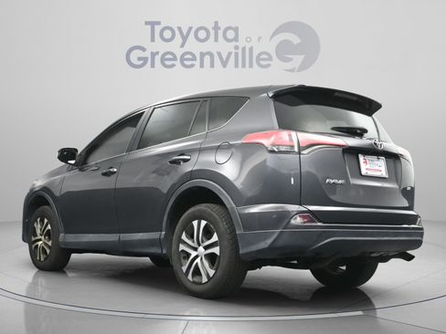 Used 2018 Toyota RAV4 LE FWD image 8