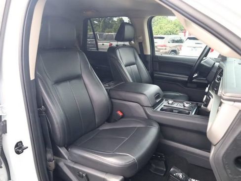 Used 2024 Ford Expedition XLT AWD/4WD image 21