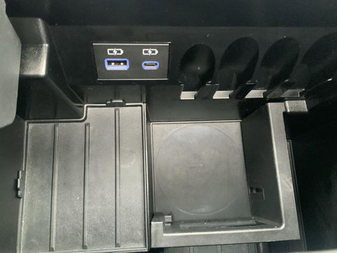 Used 2022 Toyota Tundra Limited image 35