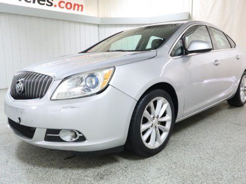 Used 2013 Buick Verano FWD image 2