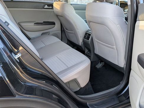 Used 2018 Kia Sportage LX image 19
