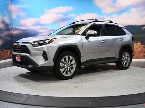 Used 2025 Toyota RAV4 XLE Premium image 4