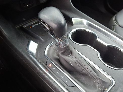 Used 2023 Chevrolet Traverse LT image 15