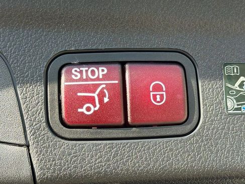 Used 2025 Mercedes-Benz GLE 350 4MATIC image 13