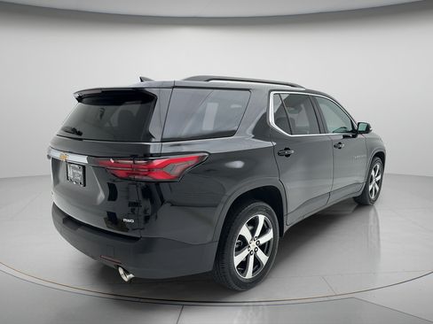 Used 2023 Chevrolet Traverse LT w/ LT Premium Package AWD/4WD image 5